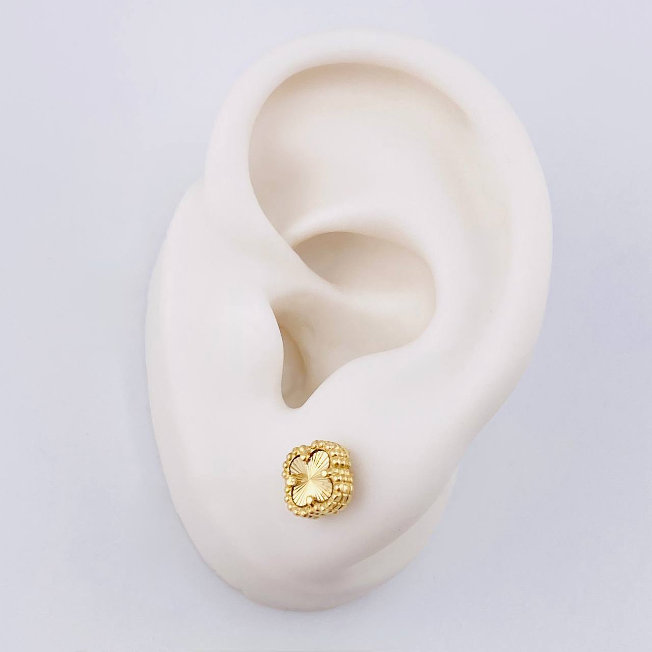 Topos Trebol Diamantado 2 g / in / 7.2 mm Oro Amarillo 18K
