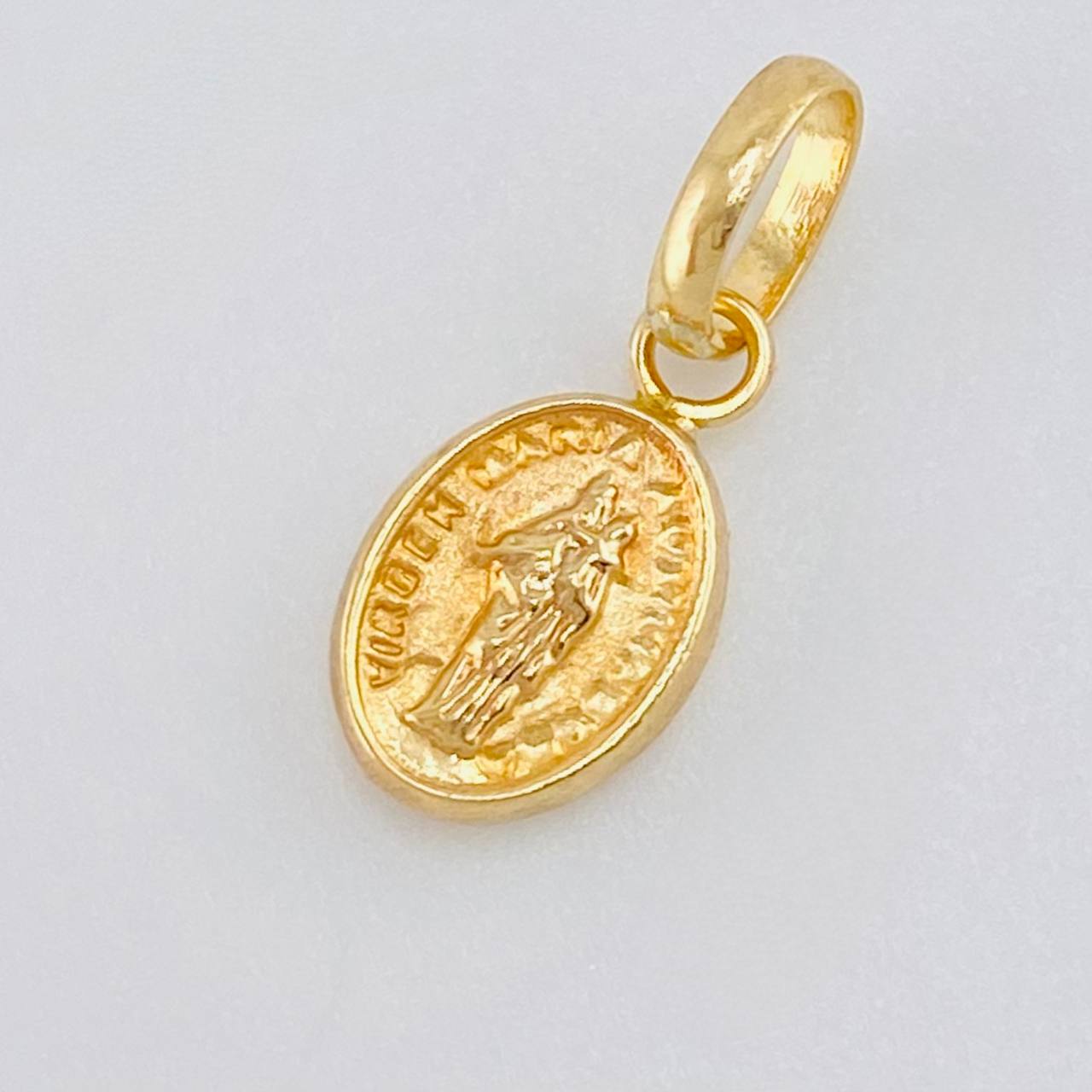 Dije Virgen Maria Auxiliadora 0.35 g / 1/2 in Oro Amarillo 18K