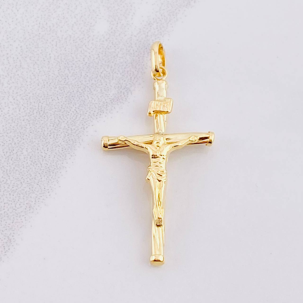 Dije Cruz Cristo 1.15g / 1 1/2 in Oro Amarillo 18K
