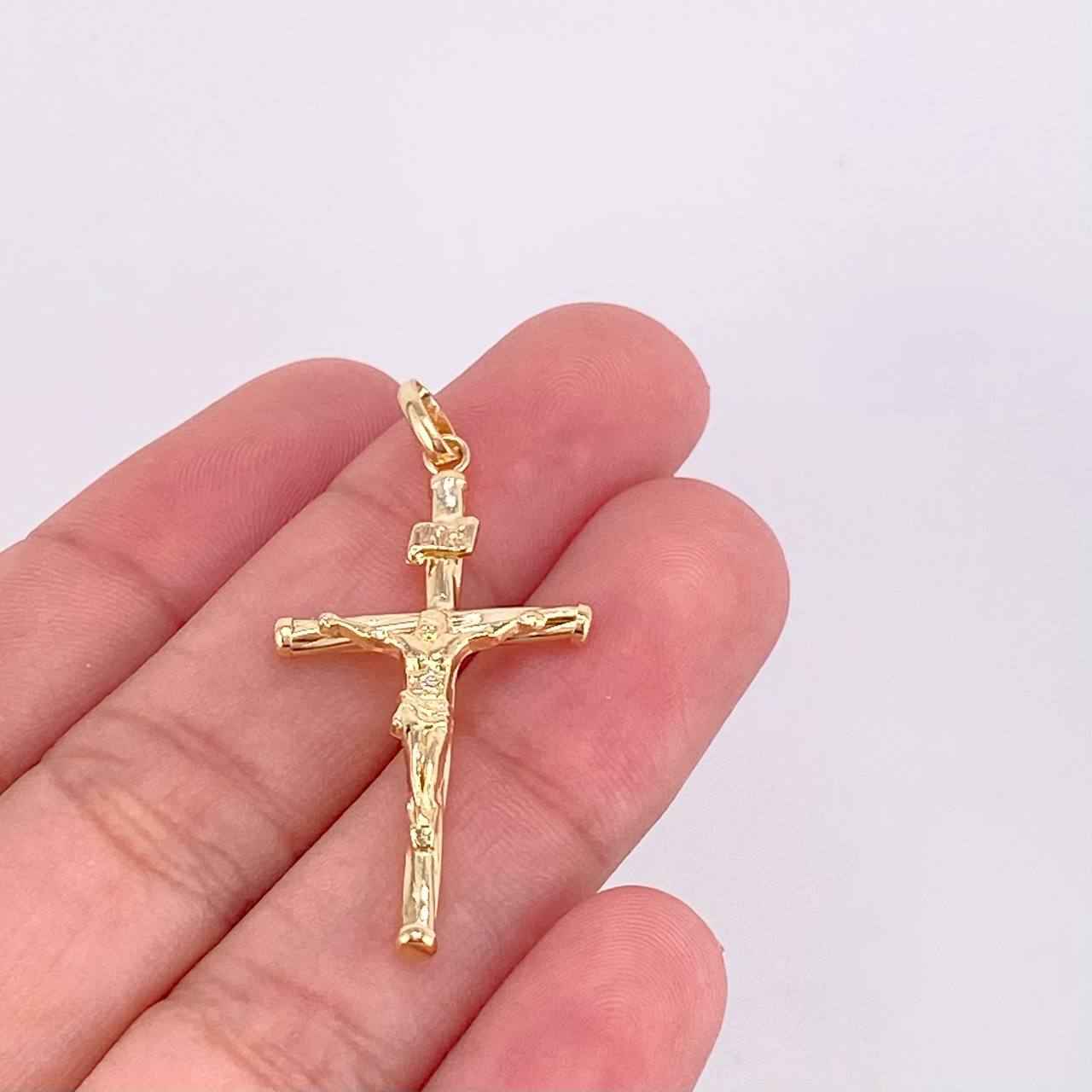 Dije Cruz Cristo 1.1g / 1 1/2 in Oro Amarillo 18K