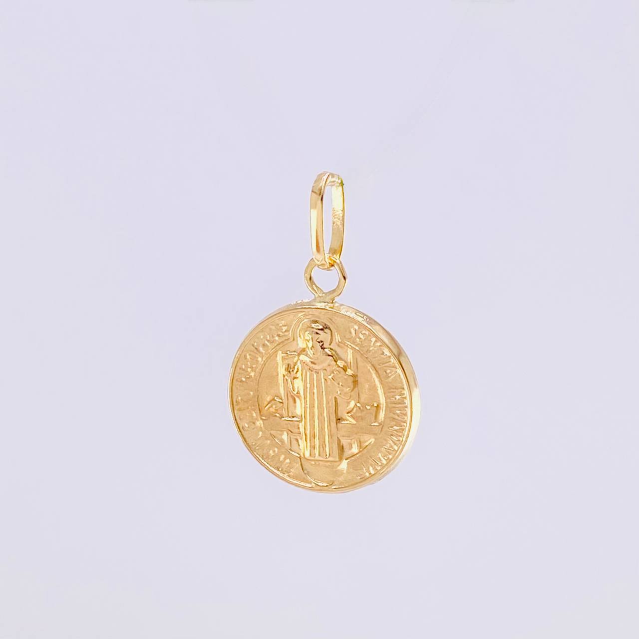 San Benito Pendant 0.7g / 3/4 in 18K Yellow Gold