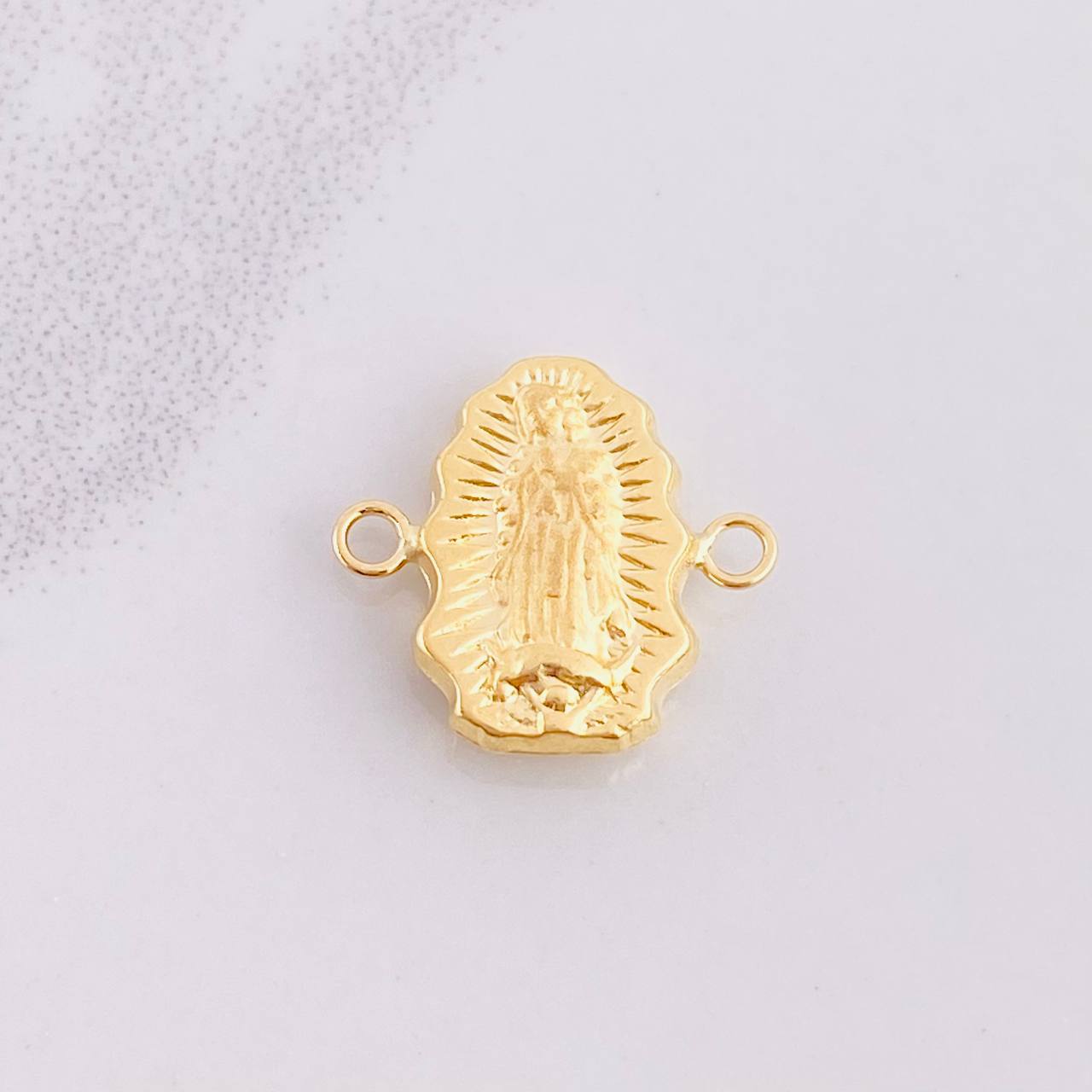Charm Virgen de Guadalupe 0.6g / 1/2 in 18K Yellow Gold