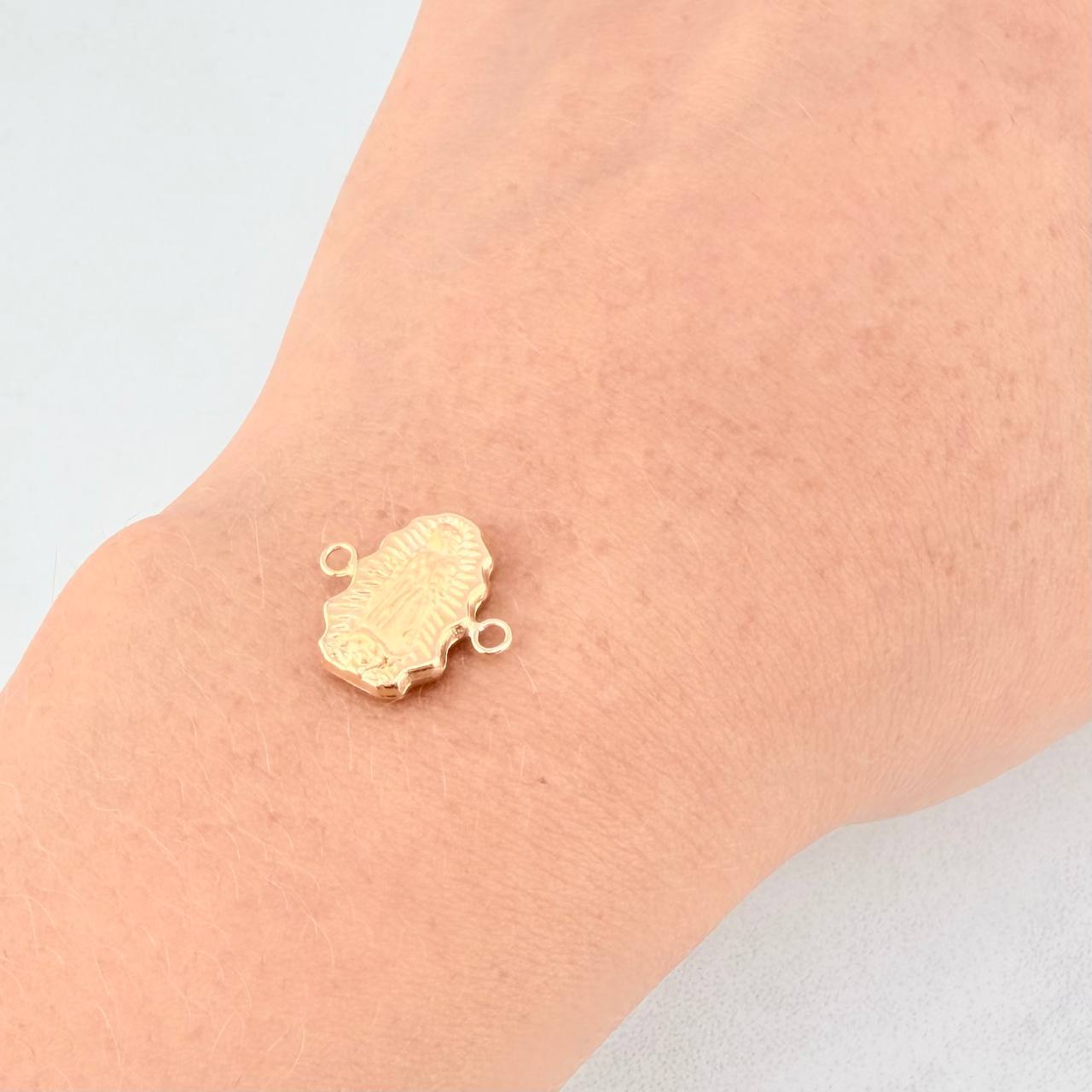 Charm Virgen de Guadalupe 0.6g / 1/2 in 18K Yellow Gold
