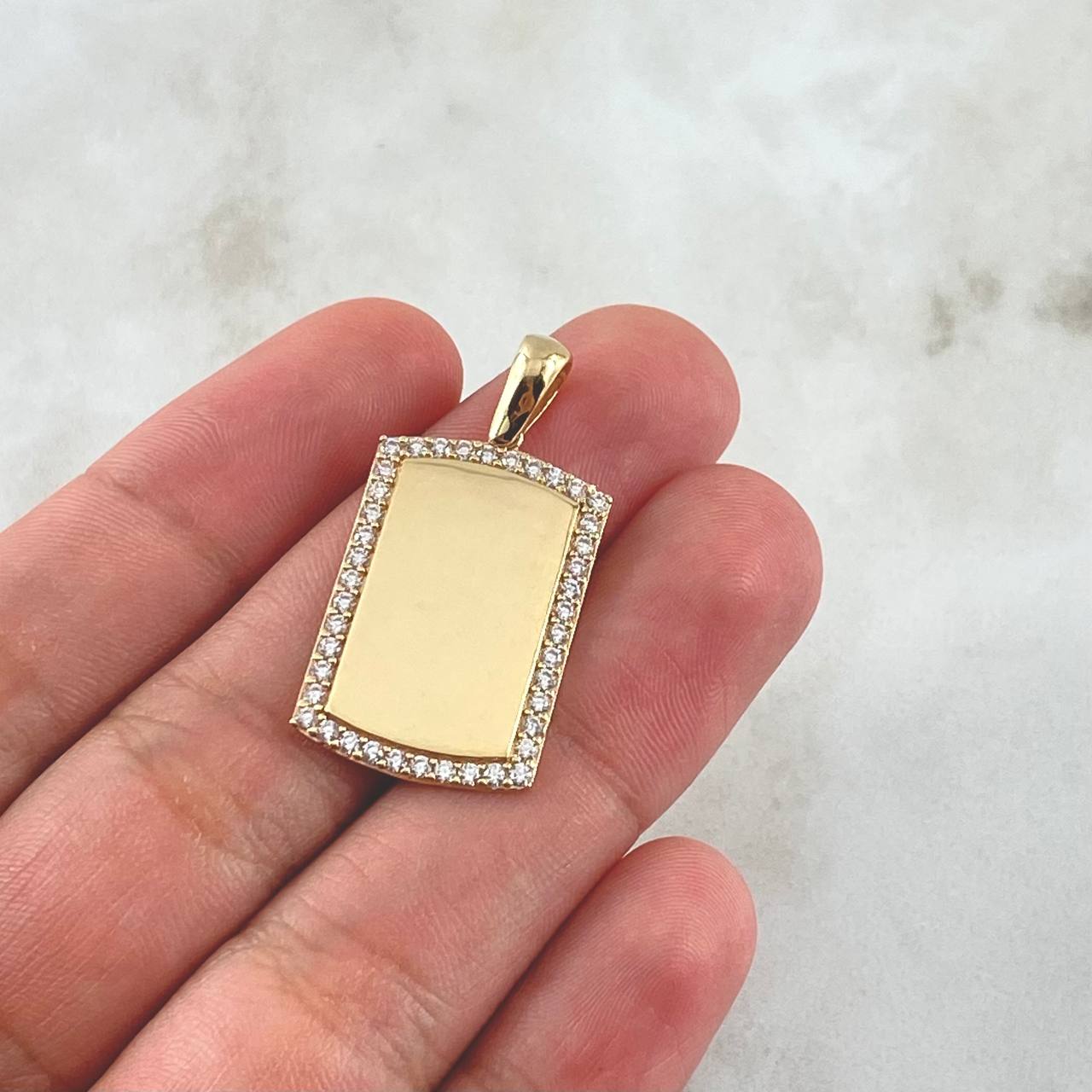 Dije Placa Rectangular Espejo 4.9gr / 3.2cm / Cargador Liso Circones Blancos Oro Amarillo 18K