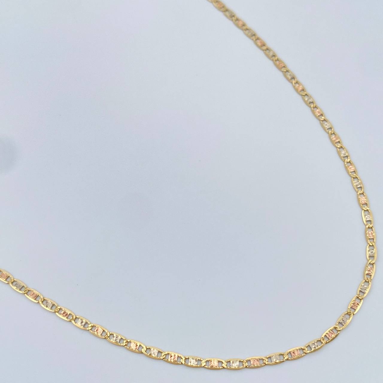 Cadena Escalera Plana 2.5gr / 17 3/4 in / Tres Oros +3 18K &