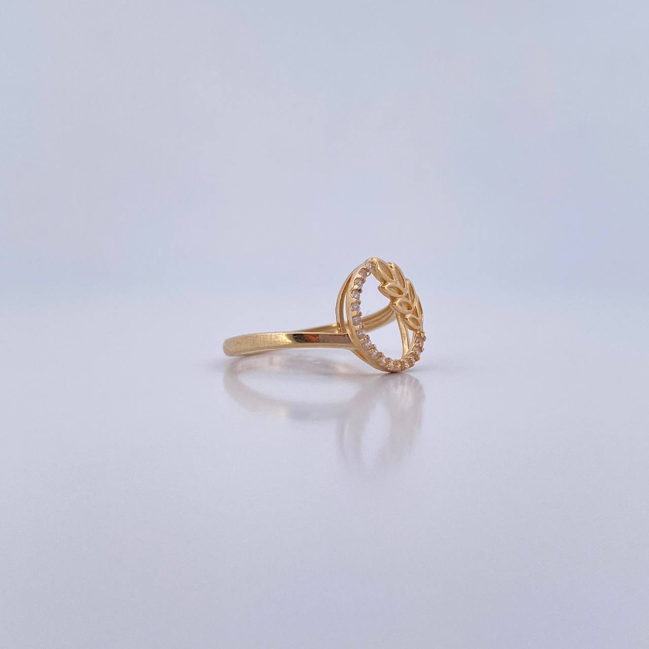 Circle Leaf Ring 1.6gr / T6 / White Zircons 18K Yellow Gold &