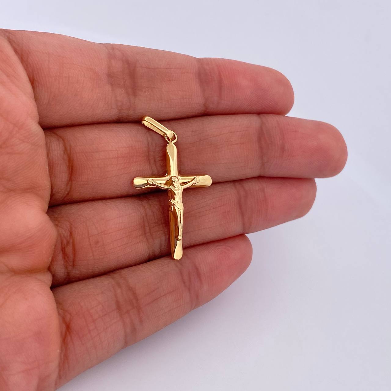 Dije Cruz Cristo 0.9gr / 3.4cm / Puntas Planas Oro Amarillo 18K &