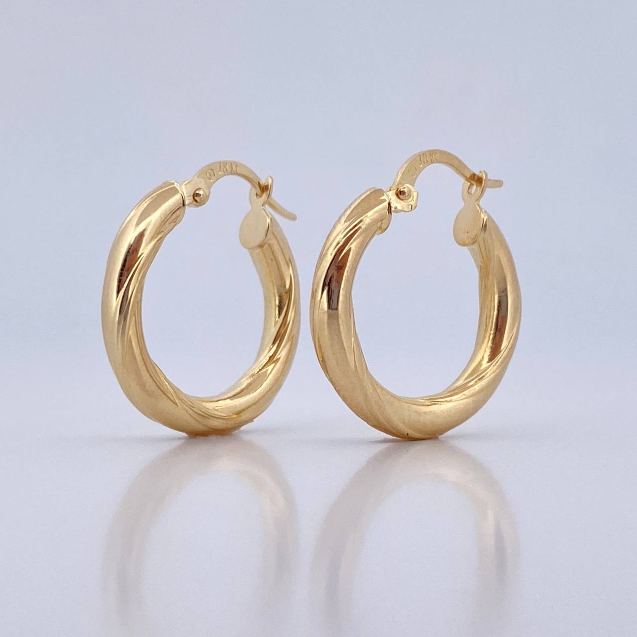 Candongas Kris 2.35gr / 2.3cm / Rayada Oro Amarillo 18K &
