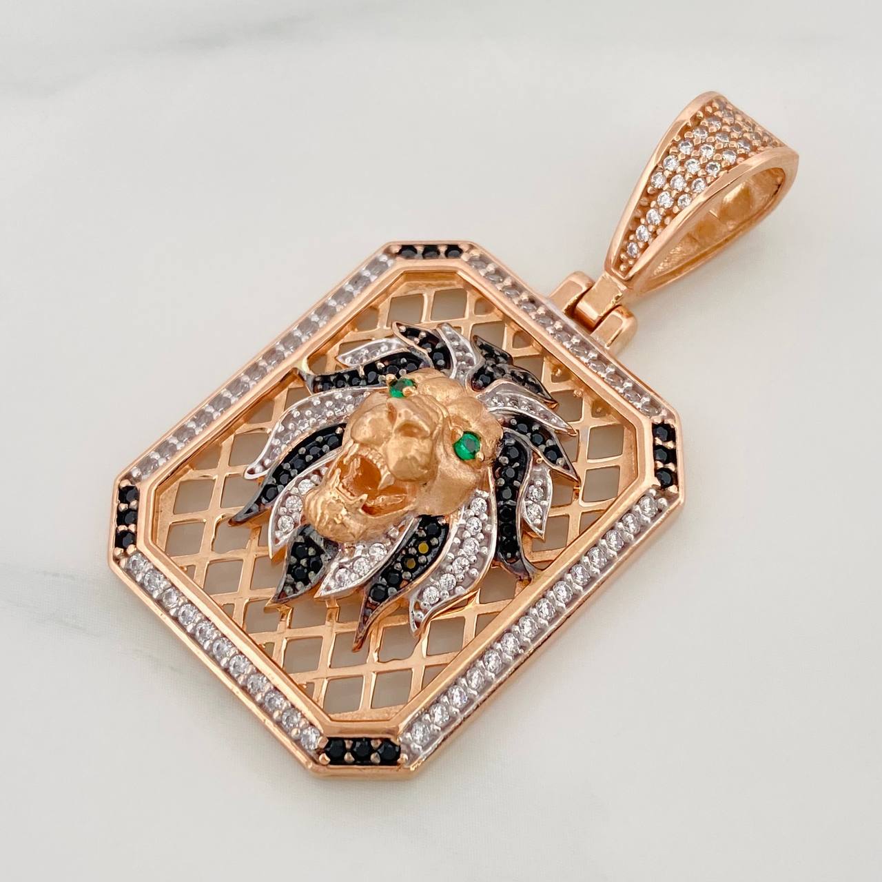 Pendant Lion 12.95g / 2 in Two Golds White Pink 18K