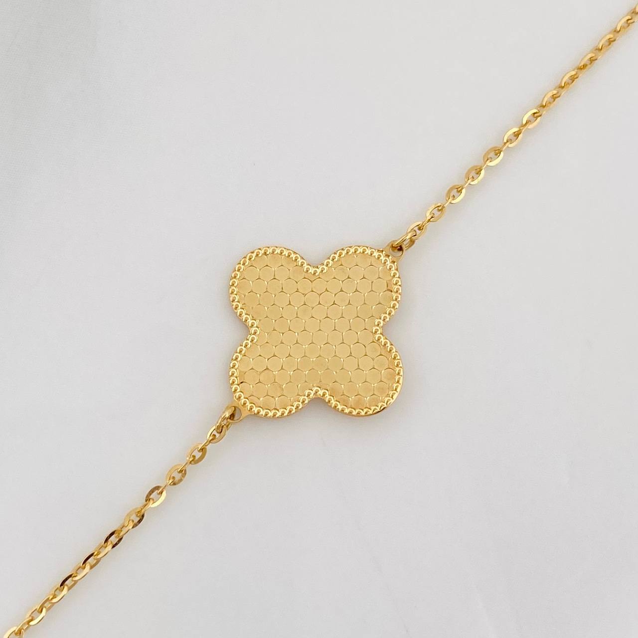 Pulso Aro Seguido Trebol 1.9g / 7 1/2 in / 1mm Oro Amarillo 18K