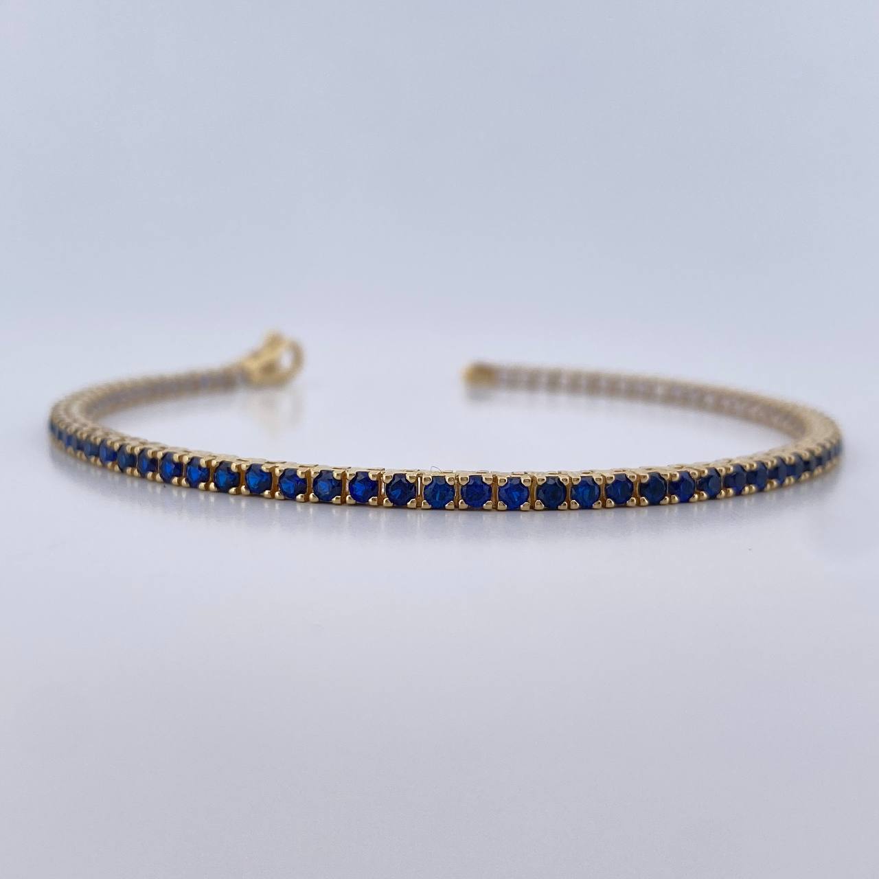 Bracelet Tennis 7.55gr / 18.2cm / 2.2mm White Blue Zircons 18K Yellow Gold &