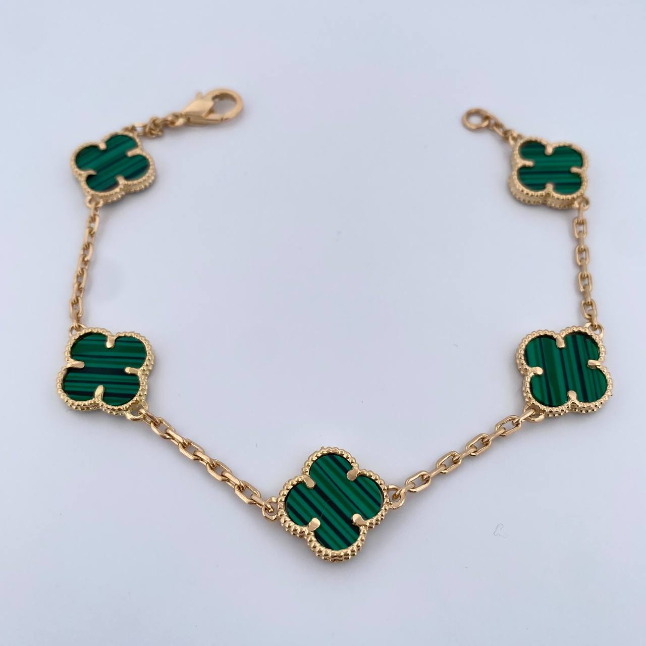 Pulso Trebol  Aro Seguido 10.35gr / 20cm / 2.2mm Malaquita Verde Oro Amarillo 18K $