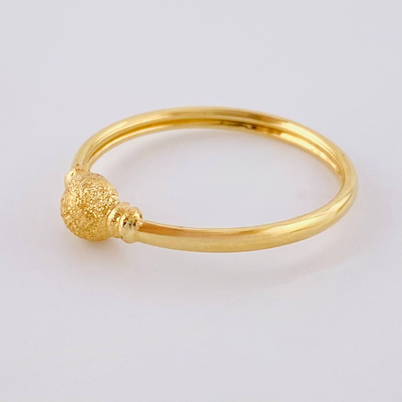 Textured Dome Circle Ring 1.1 g / T8 1/4 18K Yellow Gold