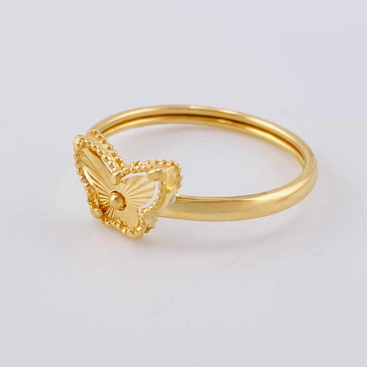 Anillo Mariposa Diamantada 1.1 g / T8 Oro Amarillo 18K