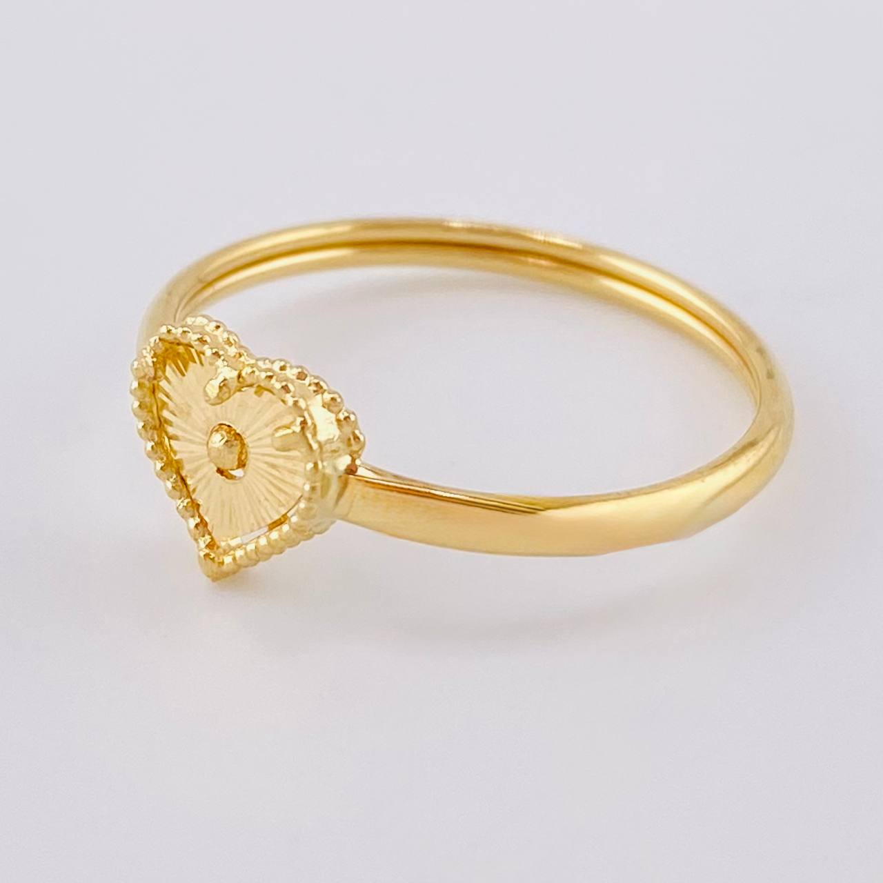 Anillo Corazón Diamantado 1.1 g / T6 1/2 Oro Amarillo 18K