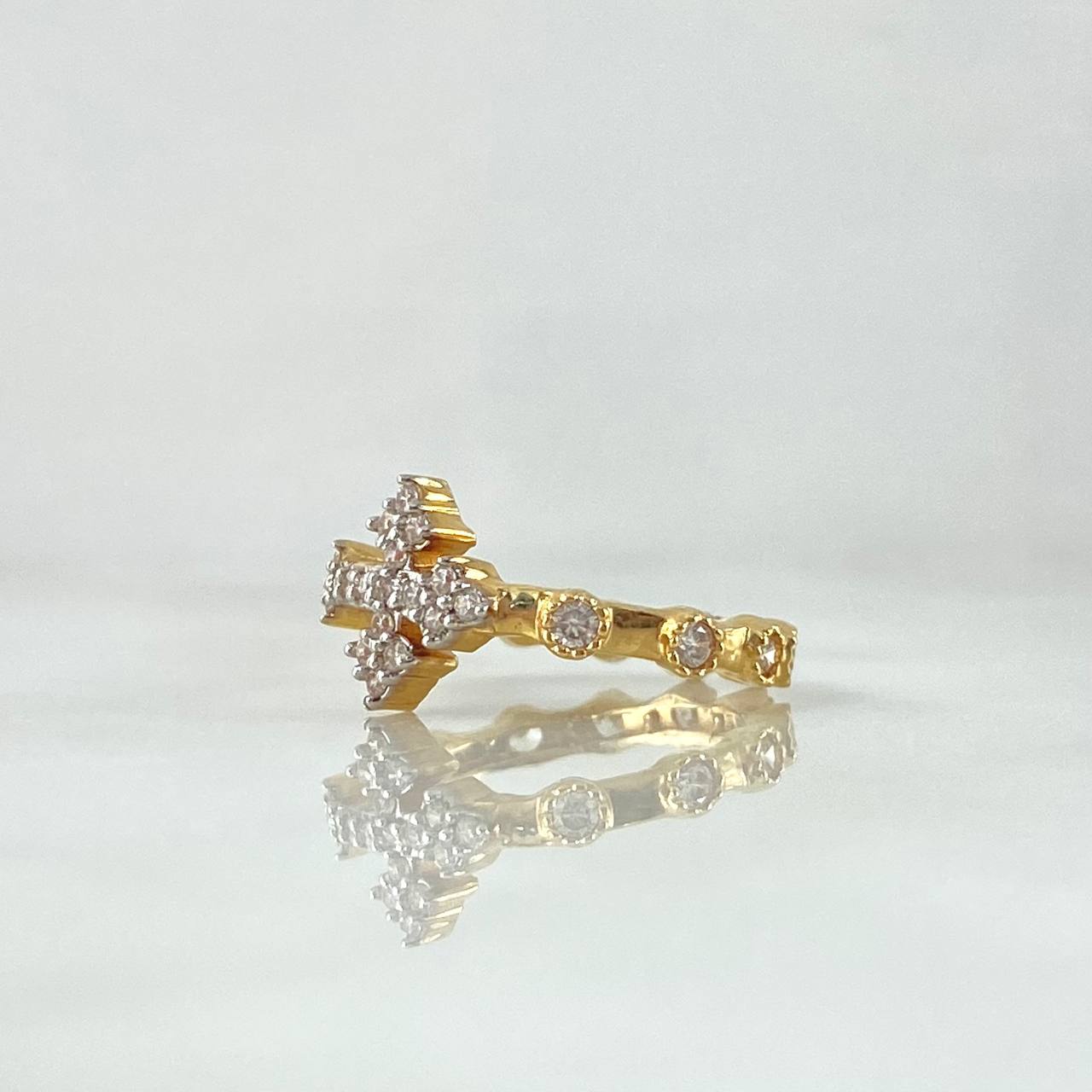 Cross Ring 2.8gr / T5 1/4 / White Zircons Yellow Gold