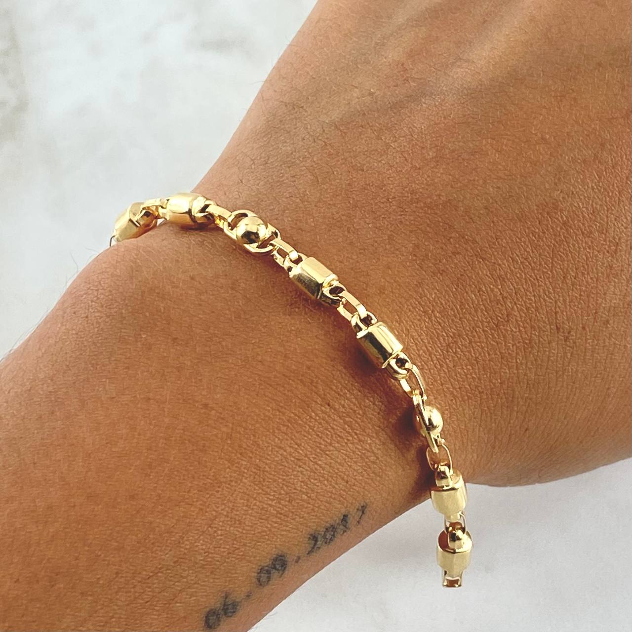 Bracelet Barrel Bubble 4.9gr / 19cm / 4mm Smooth 18K Yellow Gold