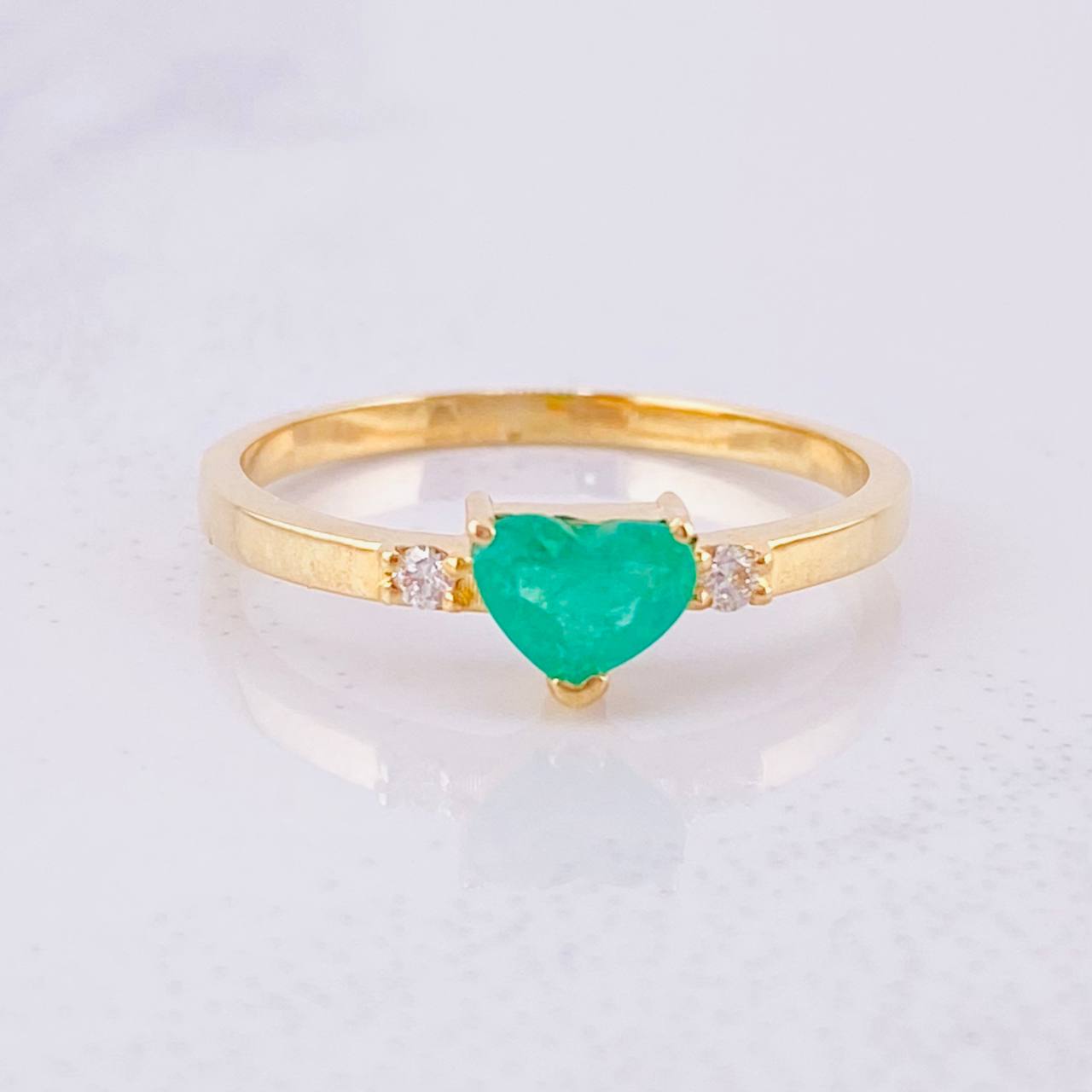 Heart Ring 2 Spark Emeralds 25pts Diamonds 4pts 2.05g / T7 Yellow Gold 18K