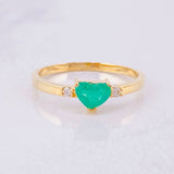 Heart Ring 2 Spark Emeralds 25pts Diamonds 4pts 2.05g / T7 Yellow Gold 18K