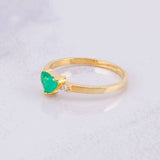 Heart Ring 2 Spark Emeralds 25pts Diamonds 4pts 2.05g / T7 Yellow Gold 18K