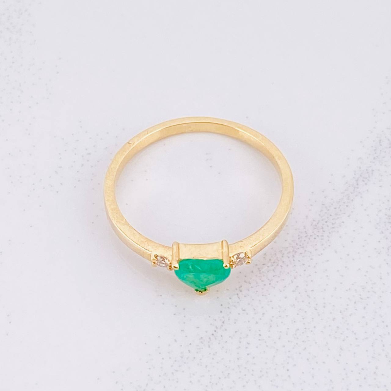 Heart Ring 2 Spark Emeralds 25pts Diamonds 4pts 2.05g / T7 Yellow Gold 18K