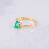 Cube Ring 4 Claws Emerald 25pts 1.5g / T6 Yellow Gold 18K