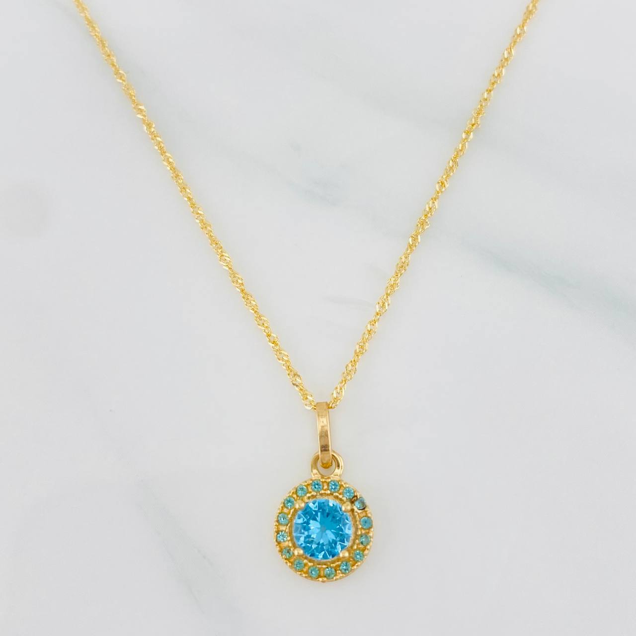 Set Cadena Singapur + Dije Halo / 2.2g / 17 1/2 in Oro Amarillo 18K