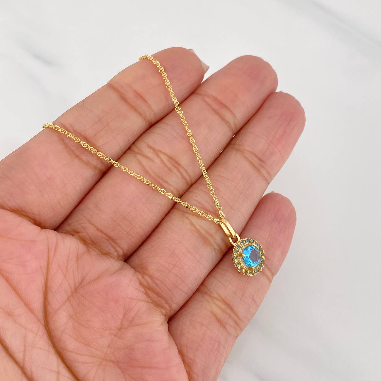 Set Cadena Singapur + Dije Halo / 2.2g / 17 1/2 in Oro Amarillo 18K