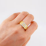 Ring Cross Dotted Signet 6.55 g / T10 1/2 Two Yellow White Gold 18K