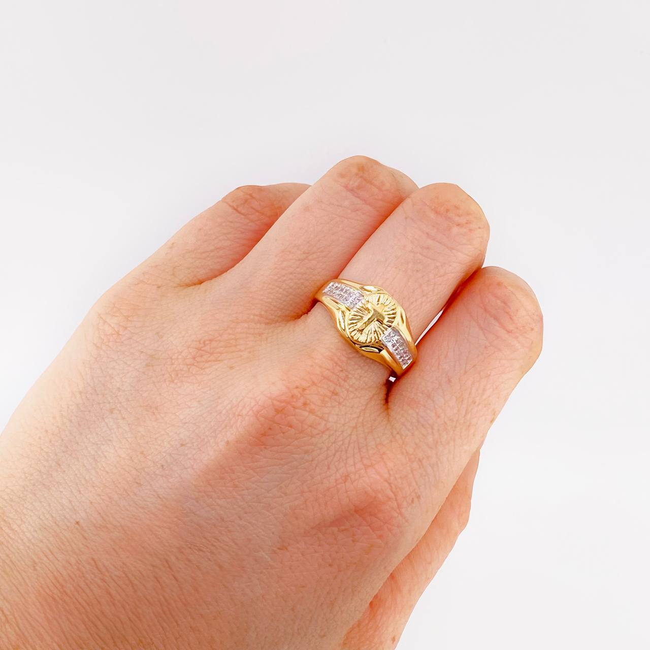 Diamond Cut Cross Ring 5.9 g / T9 Two Yellow White Gold 18K
