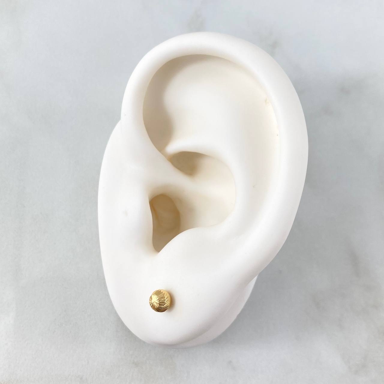 Stud Earrings Bead 0.5gr / 4mm Diamond Cut 18K Yellow Gold