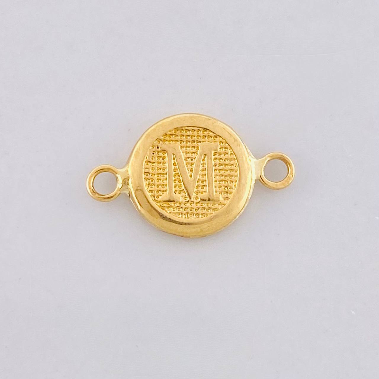 Herraje Circulo Letra M 0.4g / 1/2 in Oro Amarillo 18K