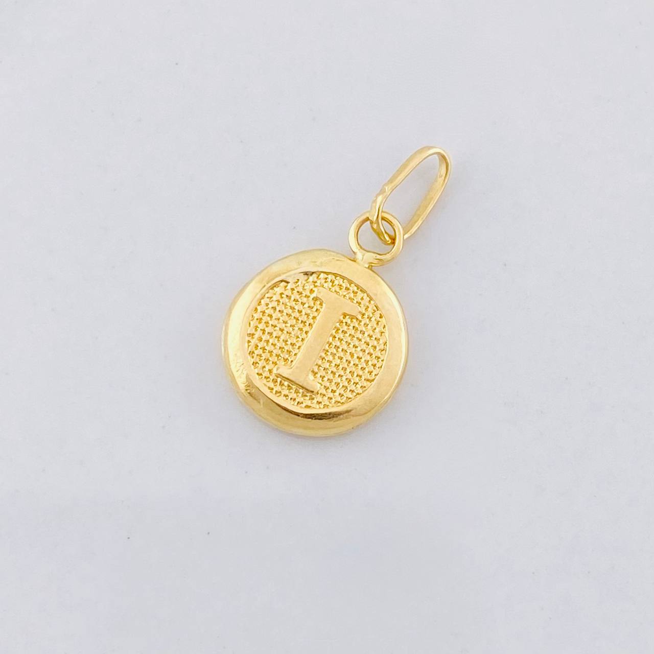 Dije Circulo Letra I 0.4g / 1/2 in Oro Amarillo 18K