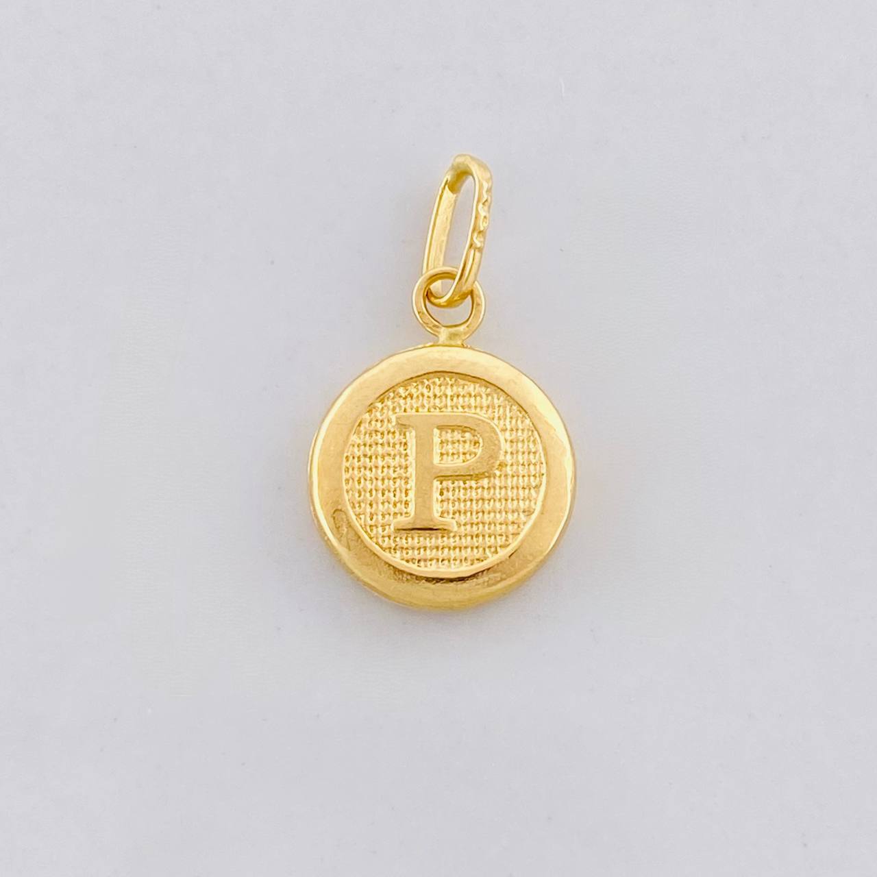 Pendant Circle Letter P 0.4g / 3/4 in Yellow Gold 18K