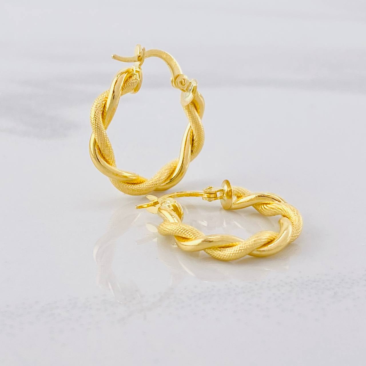 Candongas Doble Textura 1.85g / 3/4 in Oro Amarillo 18K