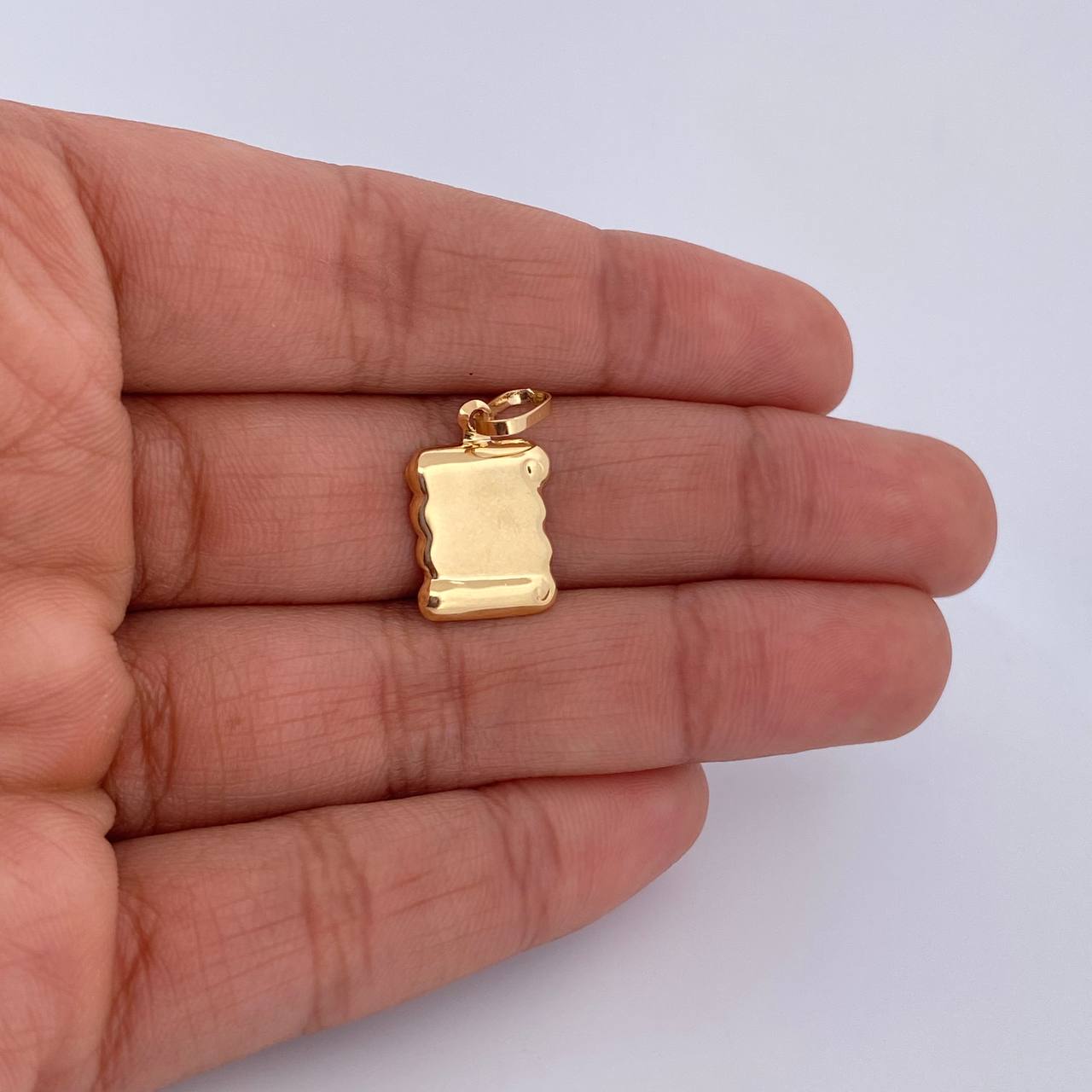 Pendant Parchment Plate 0.8gr / 2.3*1.1cm / Smooth 18K Yellow Gold &