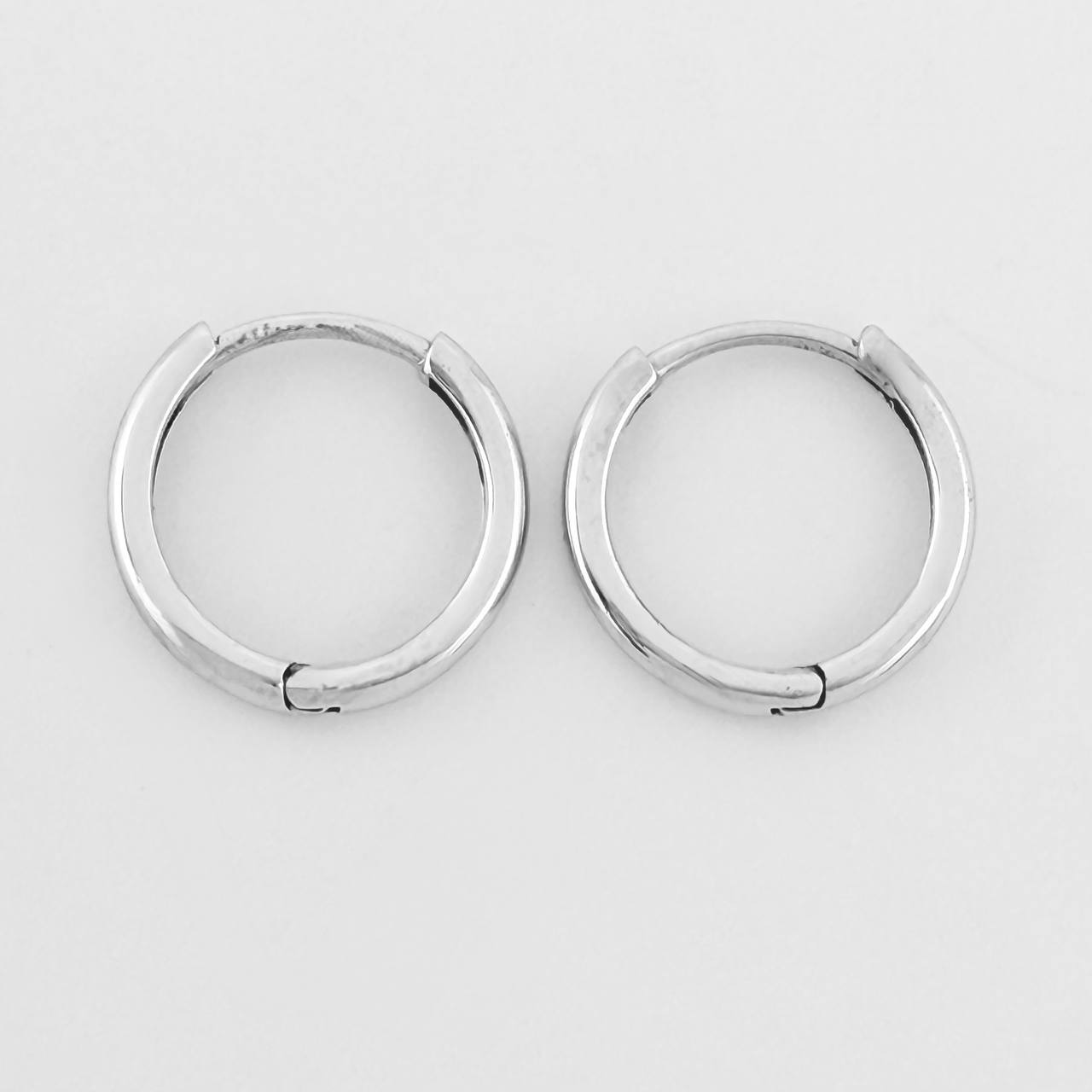 Candongas Aro Liso 2.45g / 3/4 in Oro Blanco 18K