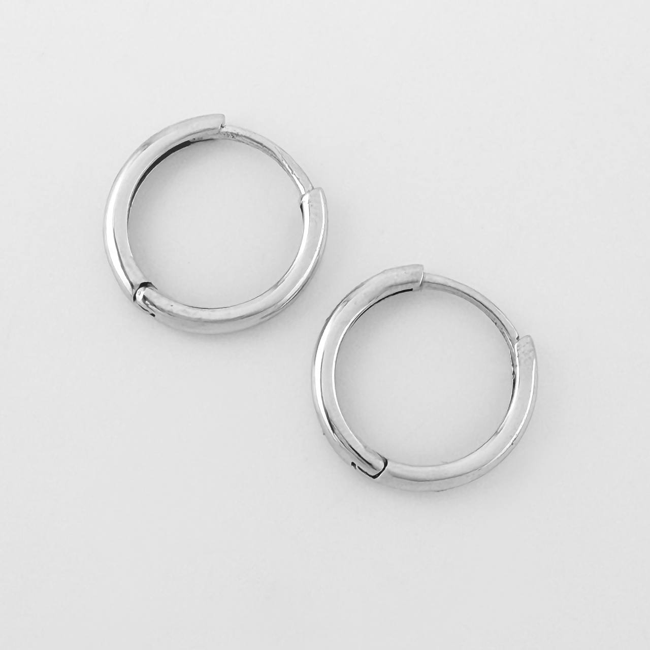Candongas Aro Liso 2.45g / 3/4 in Oro Blanco 18K