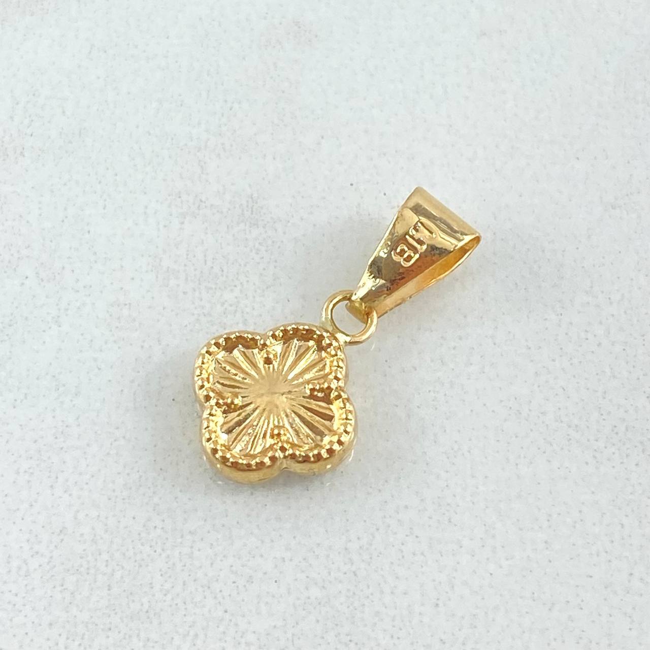 Pendant Clover 0.5gr / 0.8in / 18K Gold