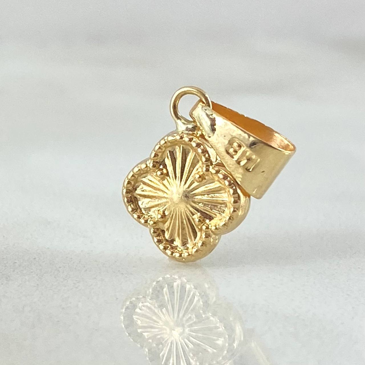 Pendant Clover 0.6gr / 2cm / 18K Gold ©