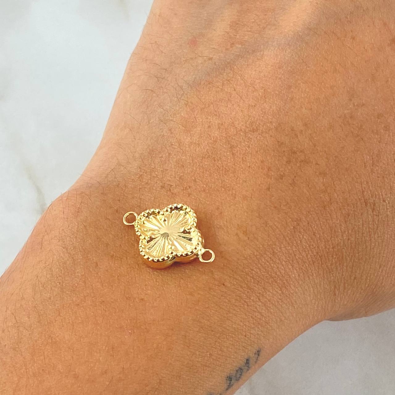 Charm Clover 0.85gr / 0.8in / 18K Gold