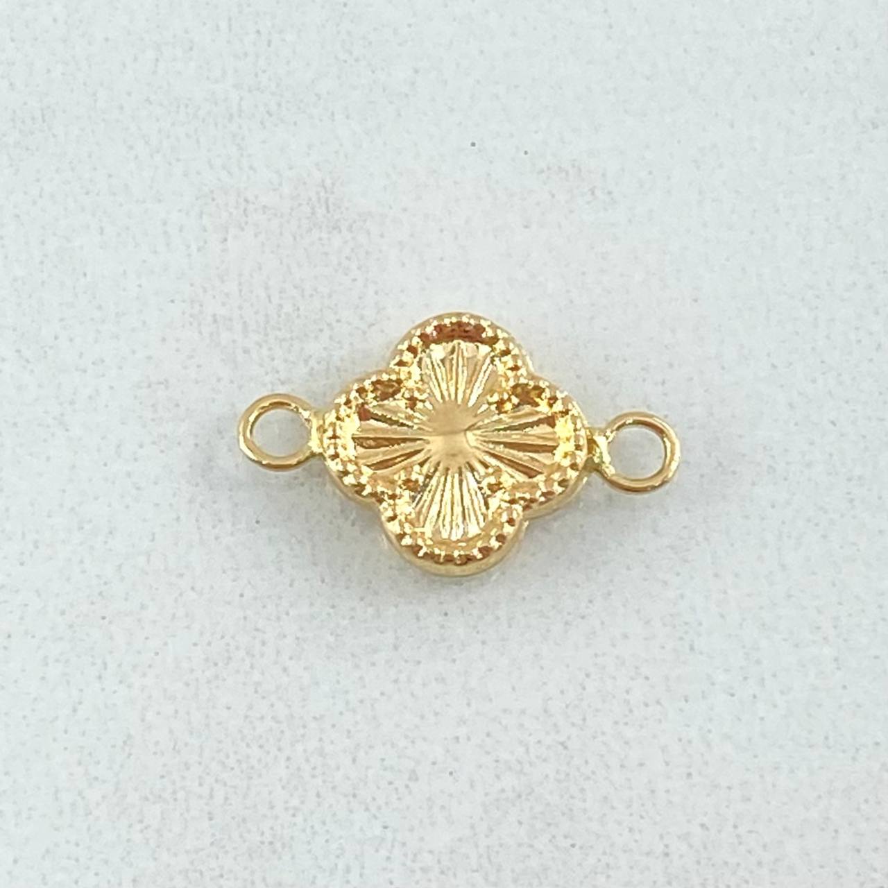 Herraje Trebol 0.4gr / 1.5cm / Oro 18K