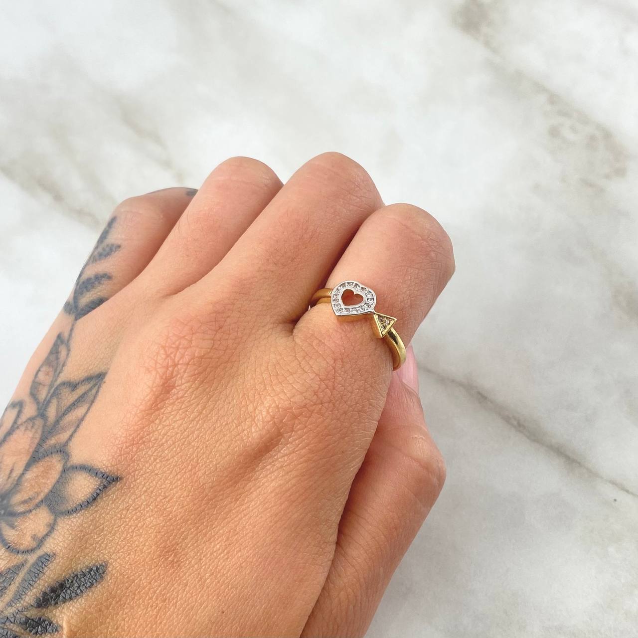 Anillo Corazon Triangulo 2.2gr / T5 3/4 / Circones Blancos  Dos Oros Amarillo Blanco