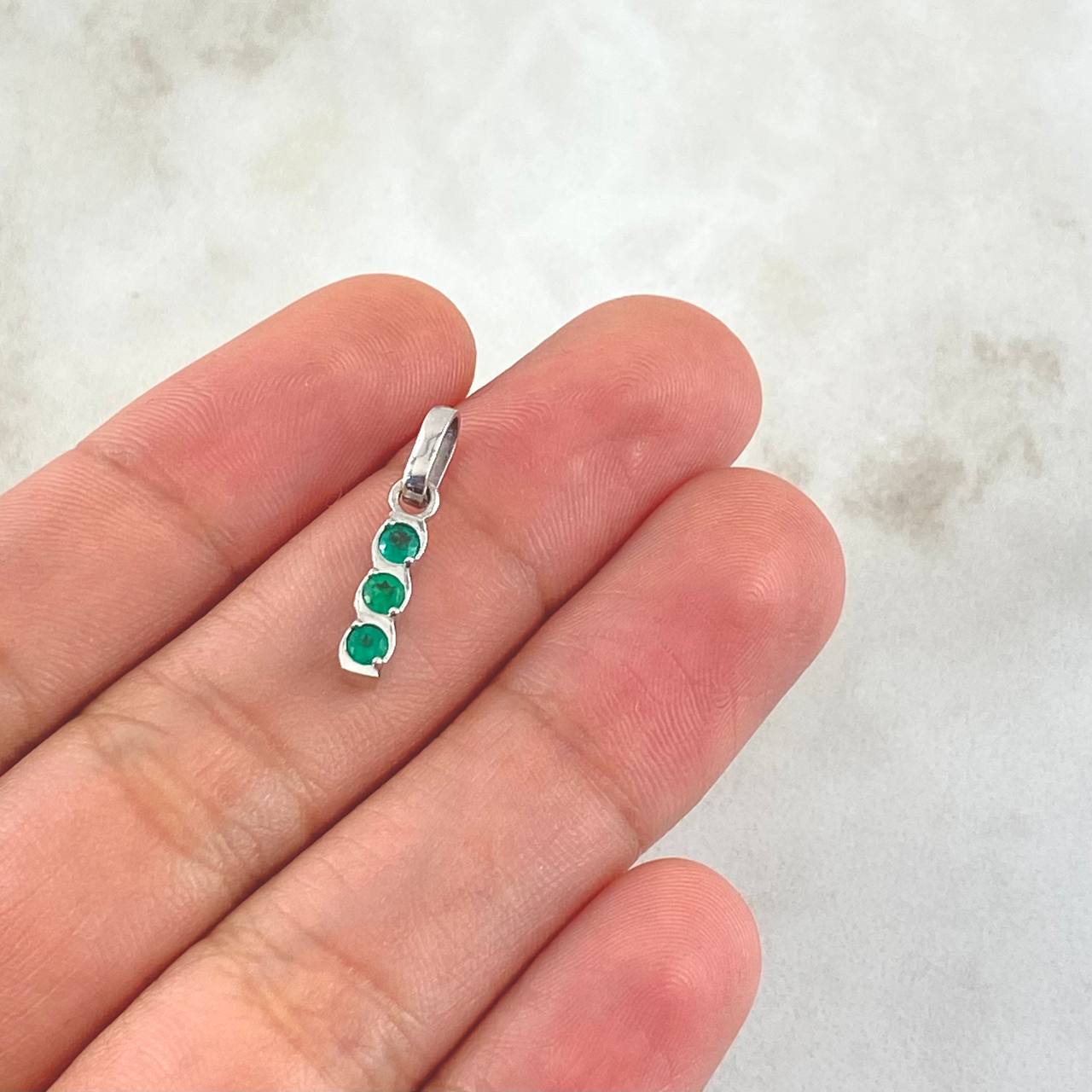 Pendant Trio 0.9gr / 1.9cm Emeralds 24pts White Gold (Jewelry Offer)*