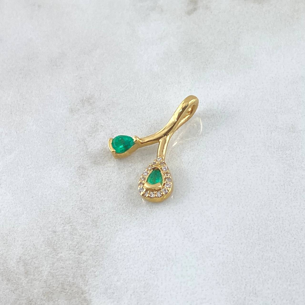 Pendant Cherries 2.15gr / 0.9in Emeralds 50pts Diamonds 18pts 18K Gold (Jewelry Offer)*
