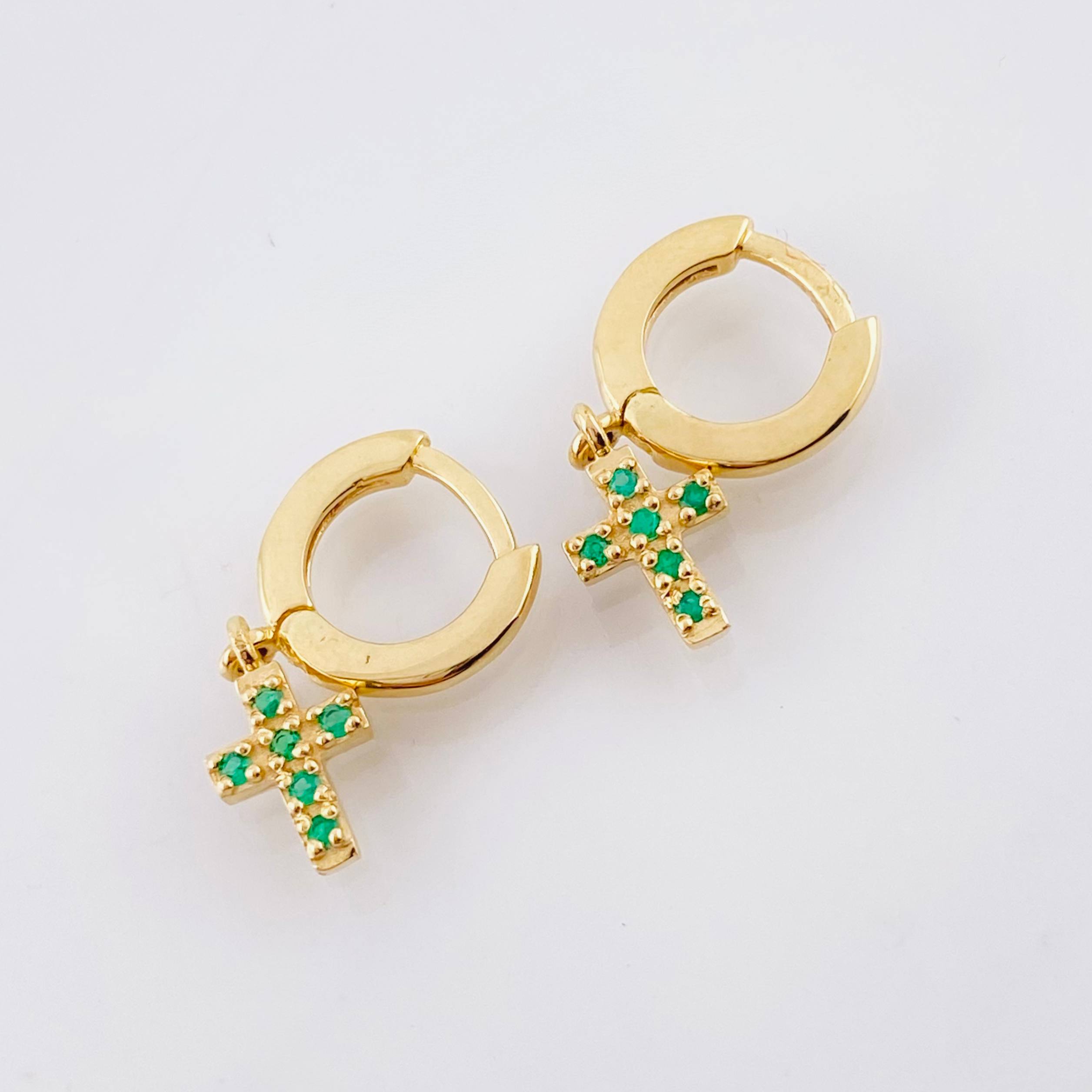 Candongas Cruz Colgante Esmeraldas 19pts 2.6gr / 3/4 in / Oro Amarillo 18K *