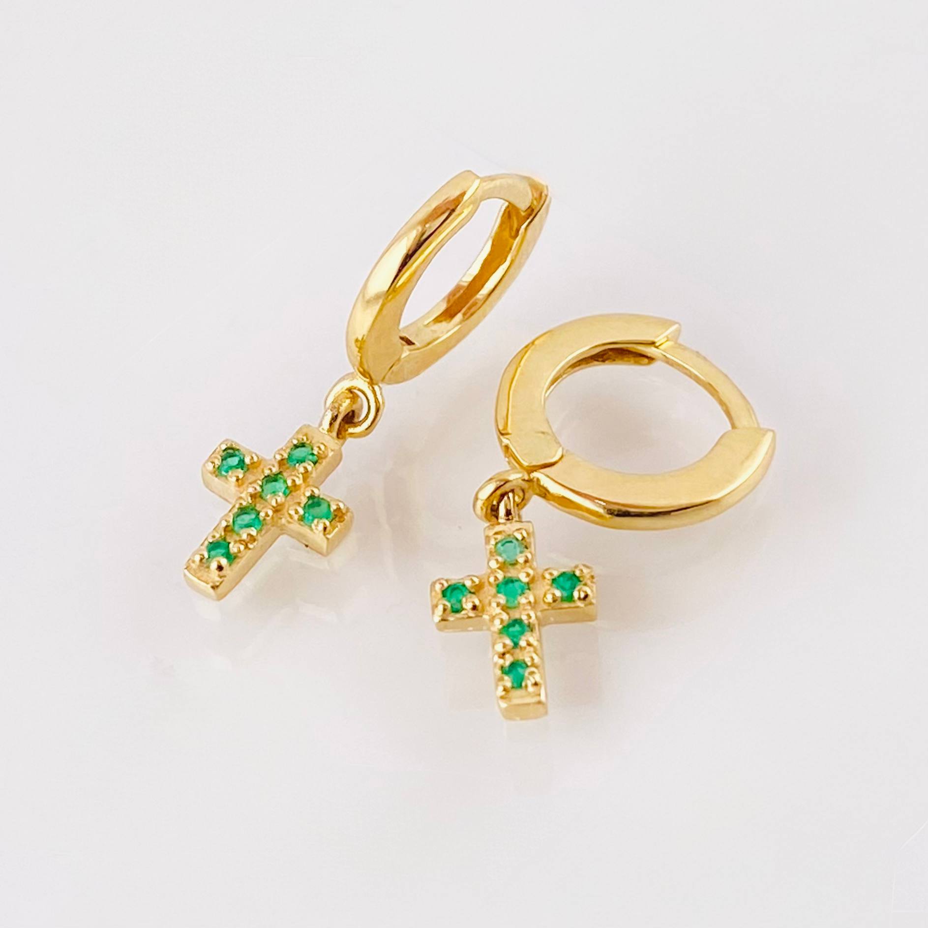 Candongas Cruz Colgante Esmeraldas 19pts 2.6gr / 3/4 in / Oro Amarillo 18K *