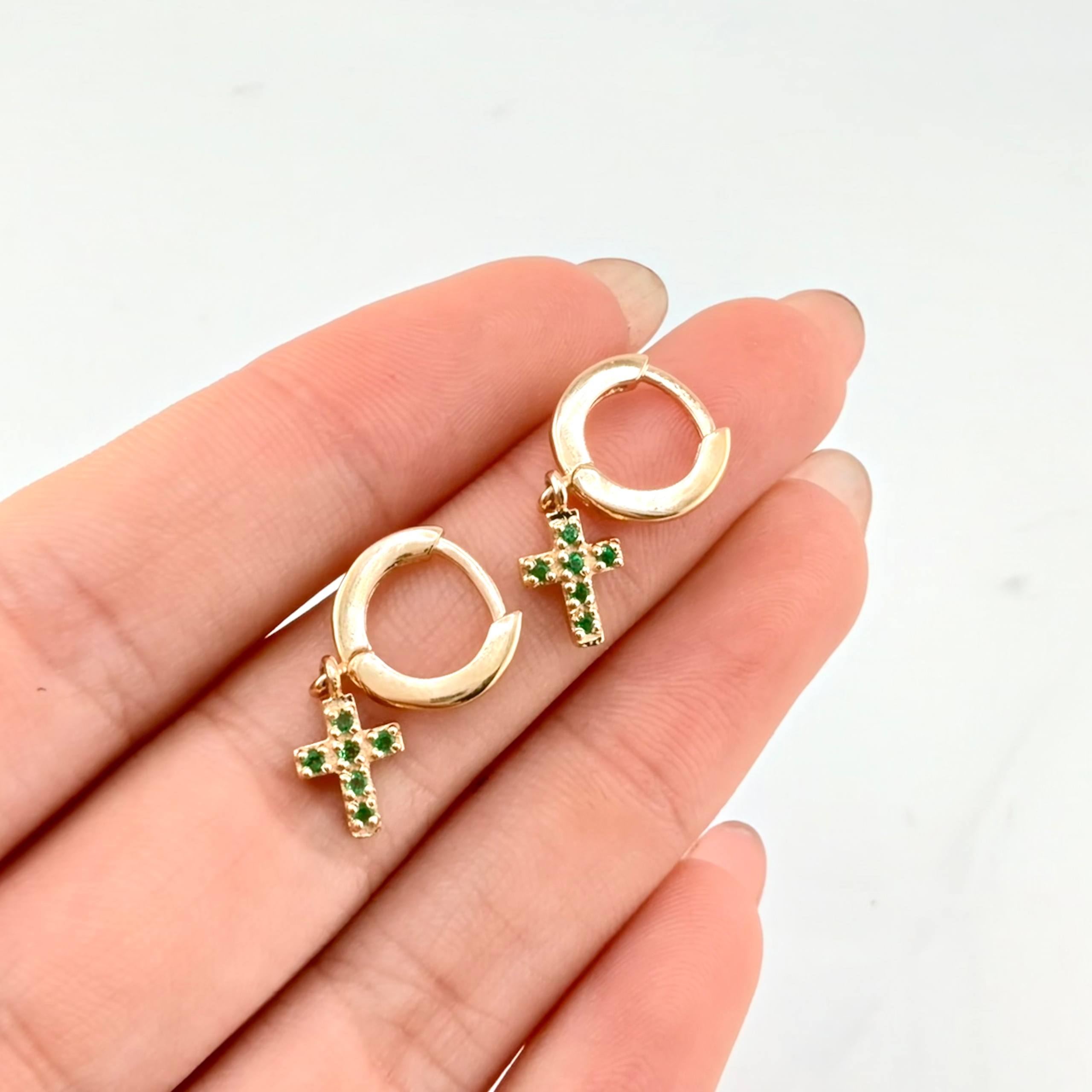 Candongas Cruz Colgante Esmeraldas 19pts 2.6gr / 3/4 in / Oro Amarillo 18K *