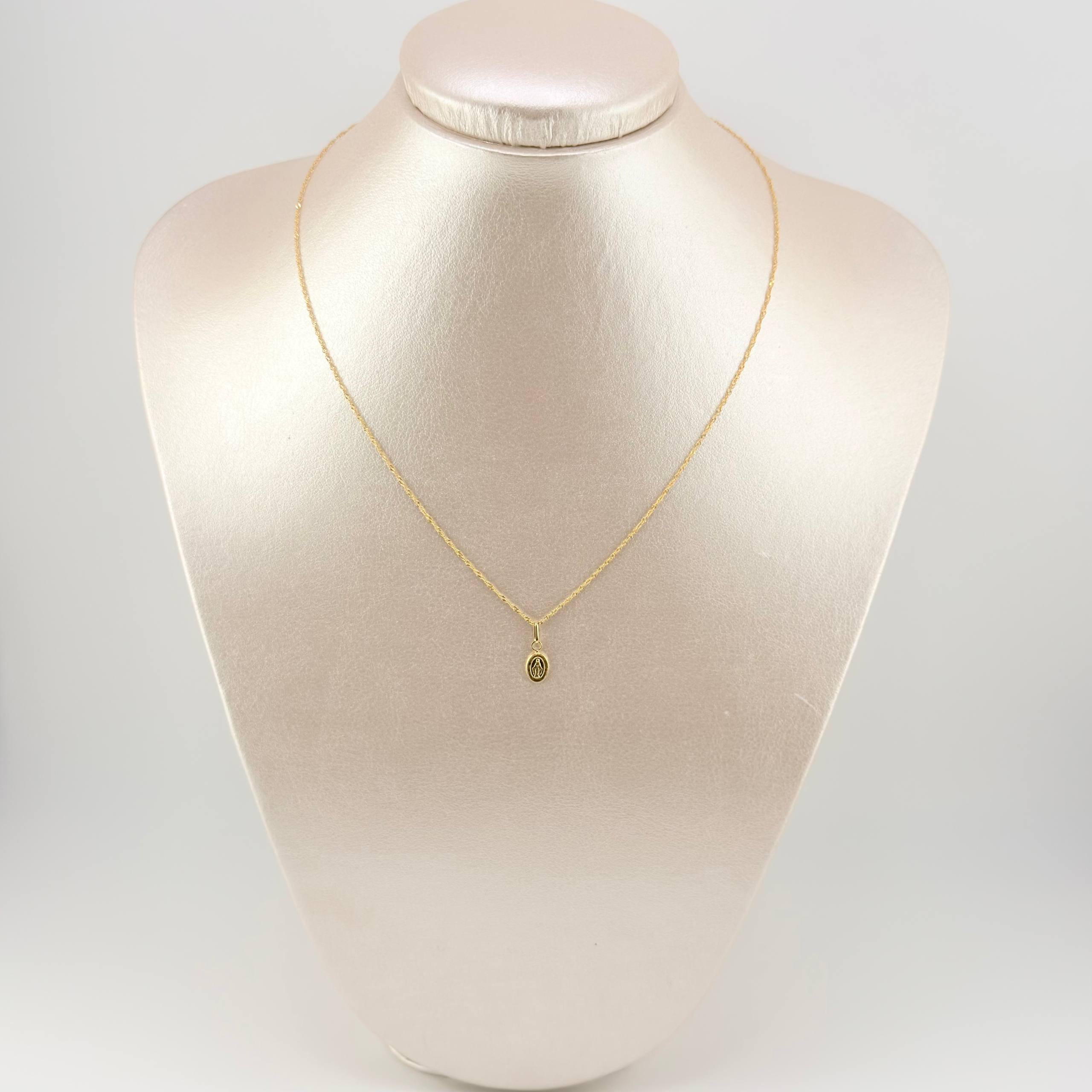 Set Cadena y Dije Singapur + Virgen Milagrosa 1.25gr / 15 3/4 in / 0.9mm Oro Amarillo 18K