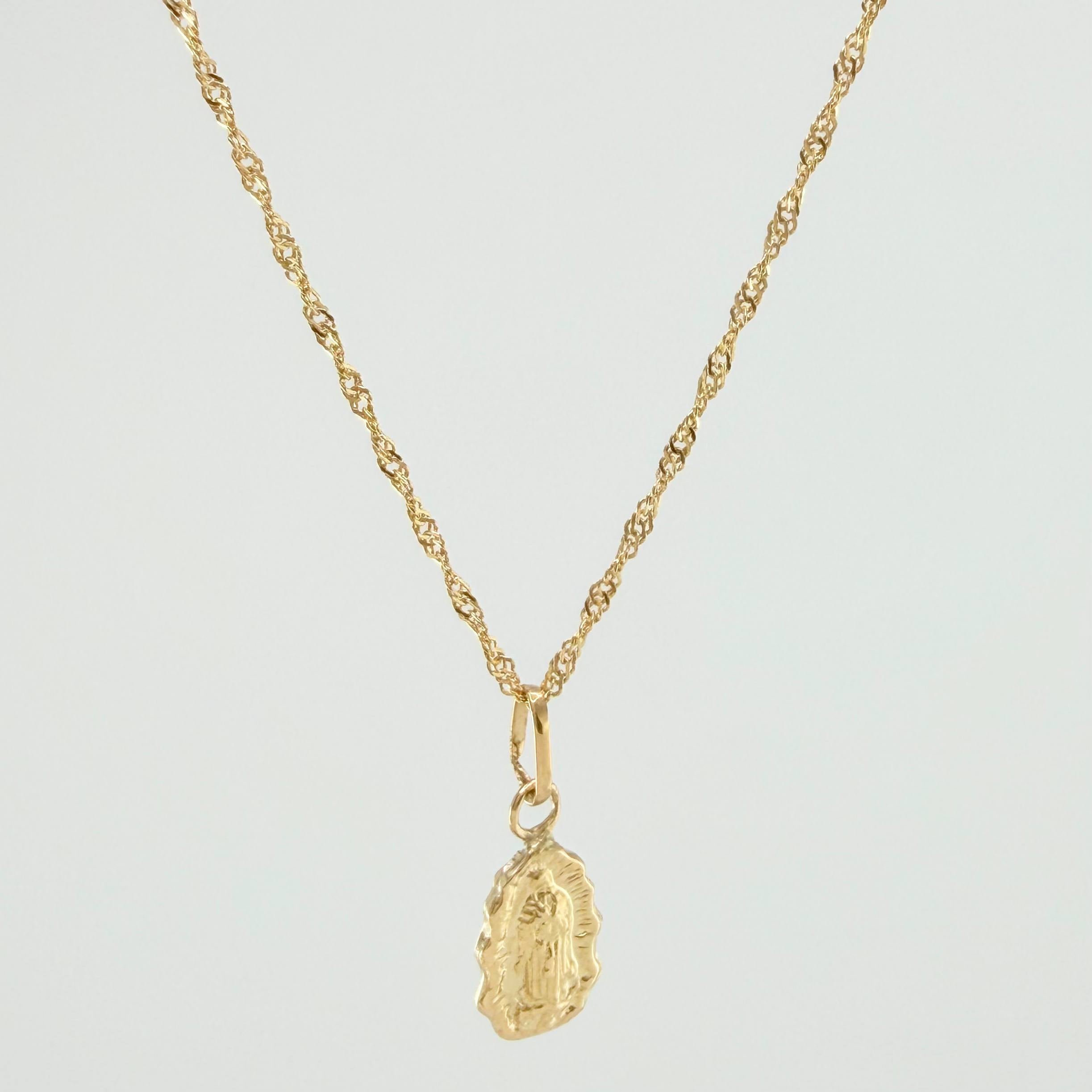 Set Cadena y Dije Singapur + Virgen Guadalupe 1.25gr / 15 3/4 in / 0.9mm Oro Amarillo 18K